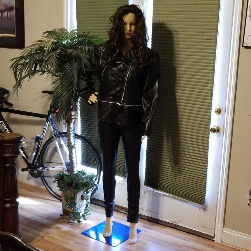 **Sold**New Light Fashion, Faux leather jacket set